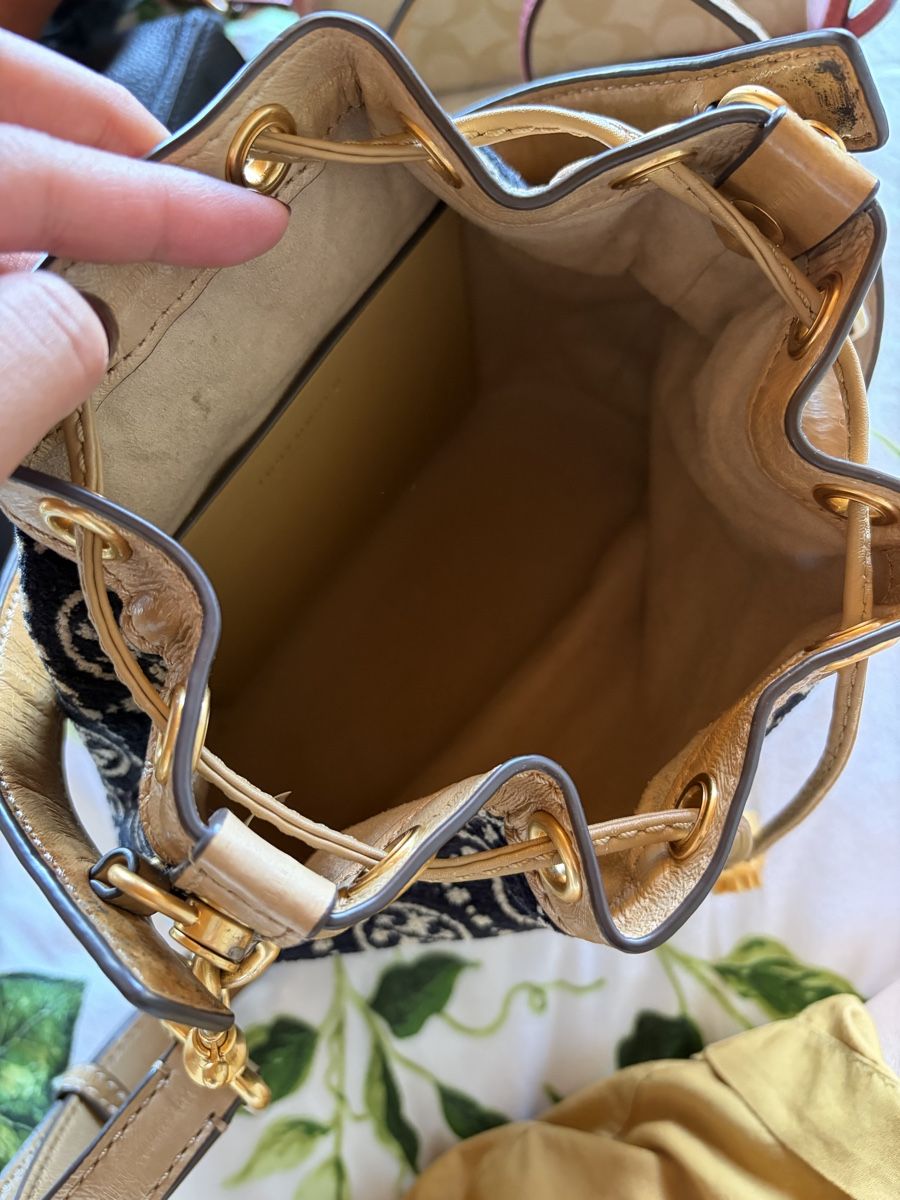 Tory Burch Taschen für Damen: Tory Burch Bucket Sling Bag – Gebraucht aus St.Josefen von lop_lh8d 9