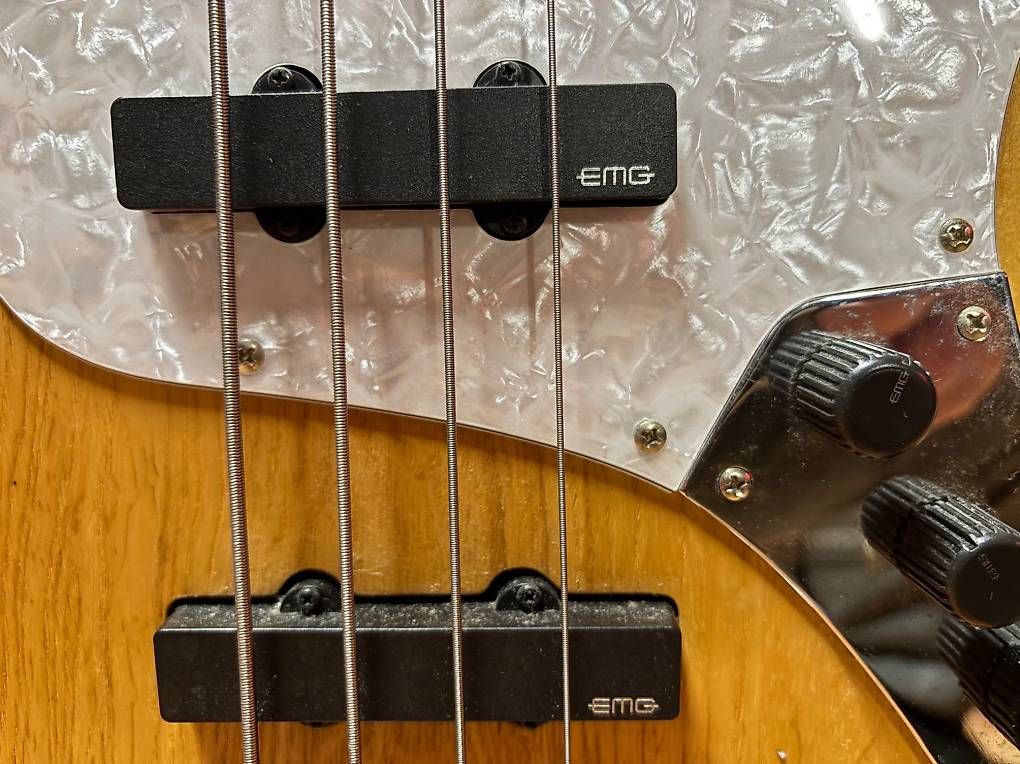 Instruments de musique: Chitarra Basso – D'occasion à Cadro par ocr_2l7b 2