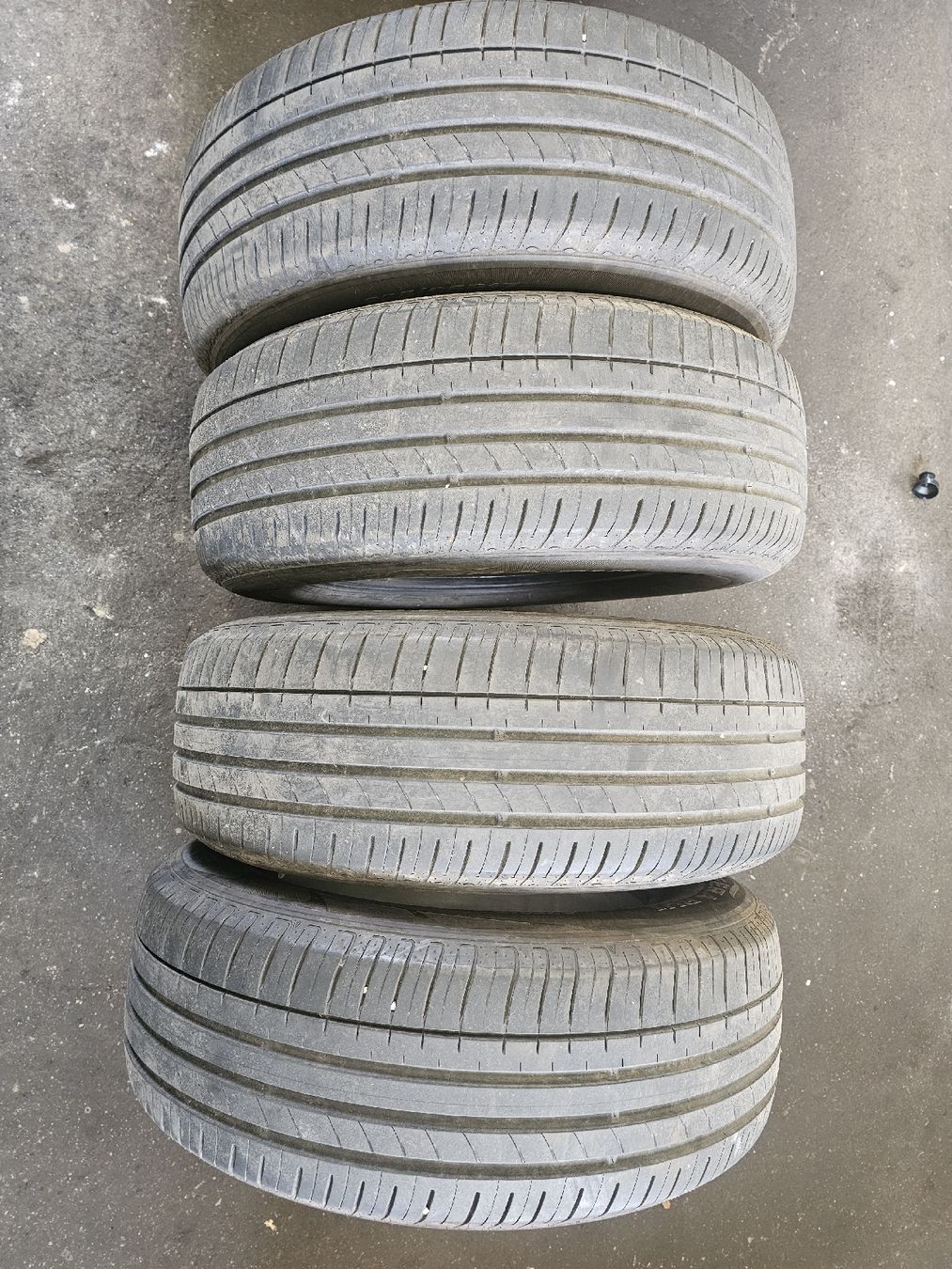 Pneumatici & Ruote complete: Sommer Pneu  235 65 R17 – Usato da Wohlen AG venduto da mmuell111