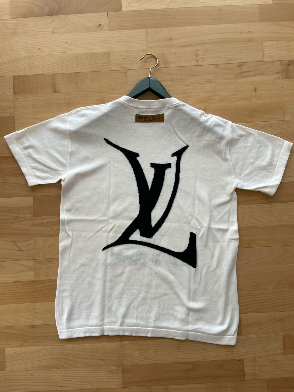 Louis Vuitton T-shirt: LOUIS VUITTON T_SHIRT UNISEX OVERSIZED "ENDGOAL" – Nuovo (secondo la descrizione) da Kleinwangen venduto da giuespo