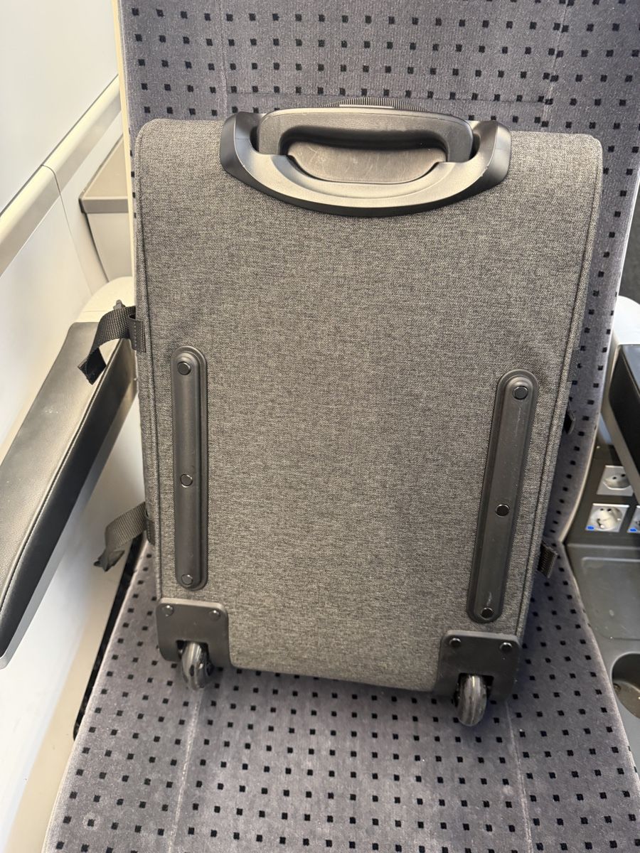 Eastpak Sacs: Sac Eastpak gris bon état – D'occasion à Arvillard (Salins) par Taniguchi 1