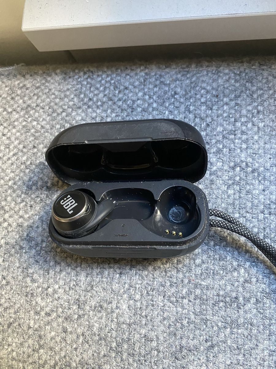 JBL Cuffie: JBL Reflect Mini NC Kopfhörer – Usato da Zürich venduto da ali_r7nw