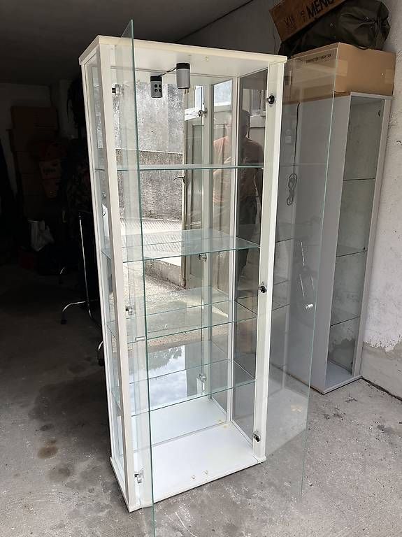 Vetrine: Vitrine blanche avec éclairage – Usato da Villaz-St-Pierre venduto da Kopeck_Militaria 1