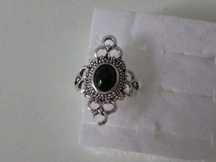 Anelli: Ring silberfarbig, Stein länglich schwarz, U57 – Nuovo (secondo la descrizione) da Flamatt venduto da Tattoo18