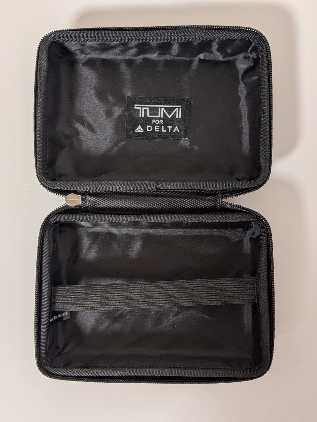 Sonstige Kleidung & Accessoires: DELTA Airlines Business Class Etui von Tumi – Gebraucht aus Zürich von Good_old_days 2
