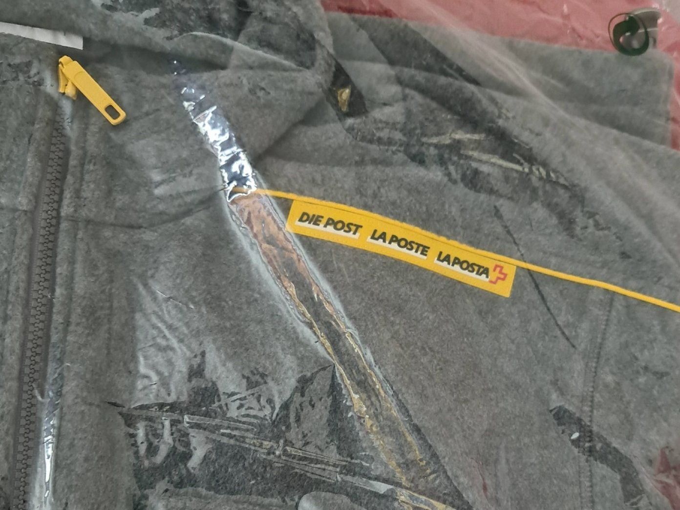 Giacche: La Poste / Veste Polaire – Nuovo e nell'imballaggio originale da Cortaillod venduto da signep 1