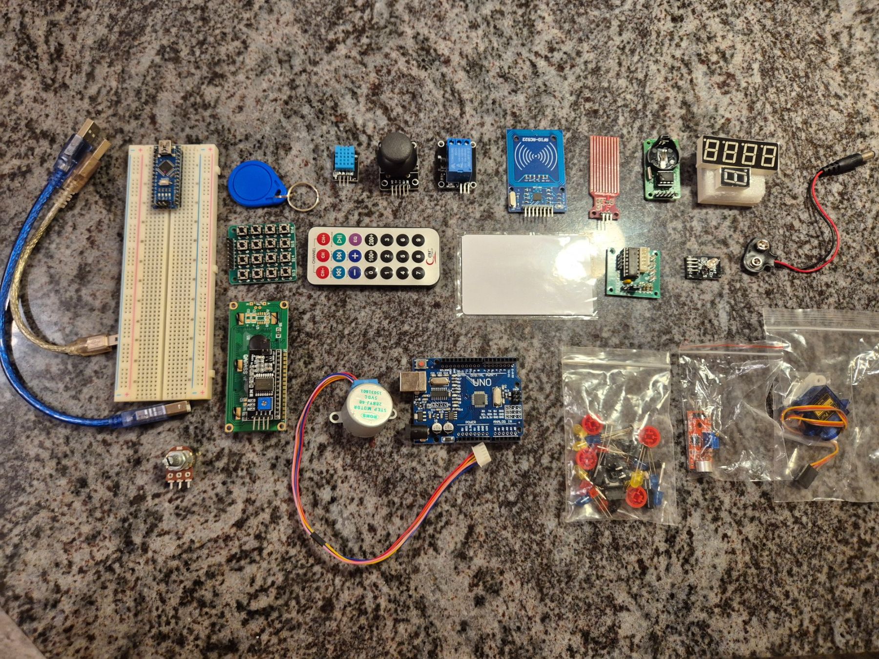 Arduino Composants électroniques: Starter Kit - Arduino – D'occasion à Jona par Tim_f2hy
