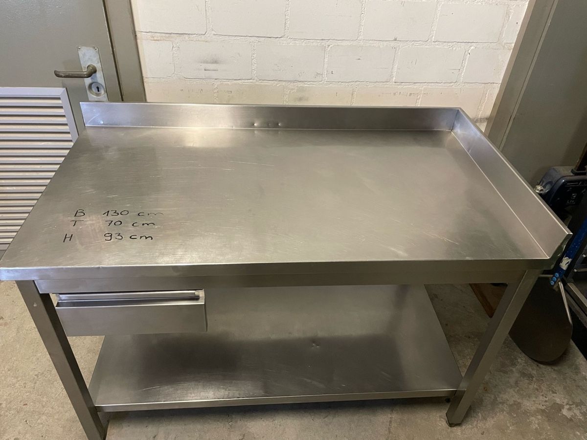 Tables: Edelstahltisch – D'occasion à Rupperswil par pimi88 1