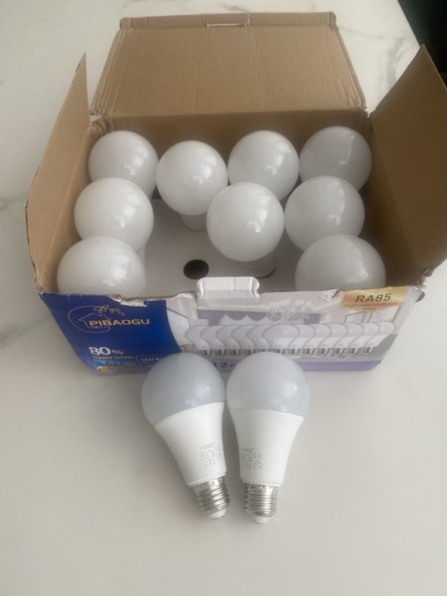 Kronleuchter & Deckenlampen: 11x LED Leuchtmittel A21 E27  – Gebraucht aus Zürich von Gezerlife