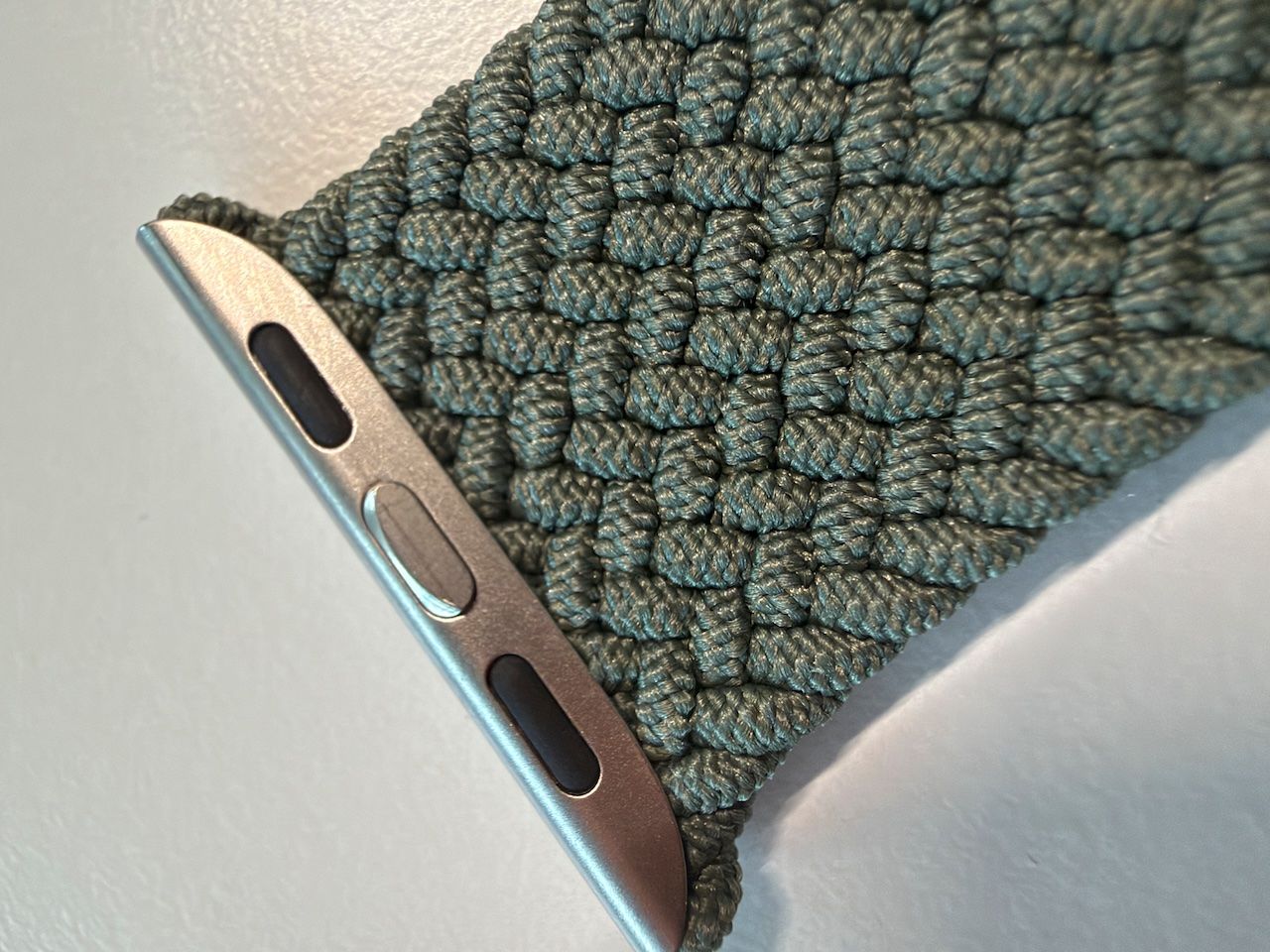Apple Armbänder & -reifen: Apple woven band olive – Gebraucht aus Gockhausen von jdu_hzd2 1
