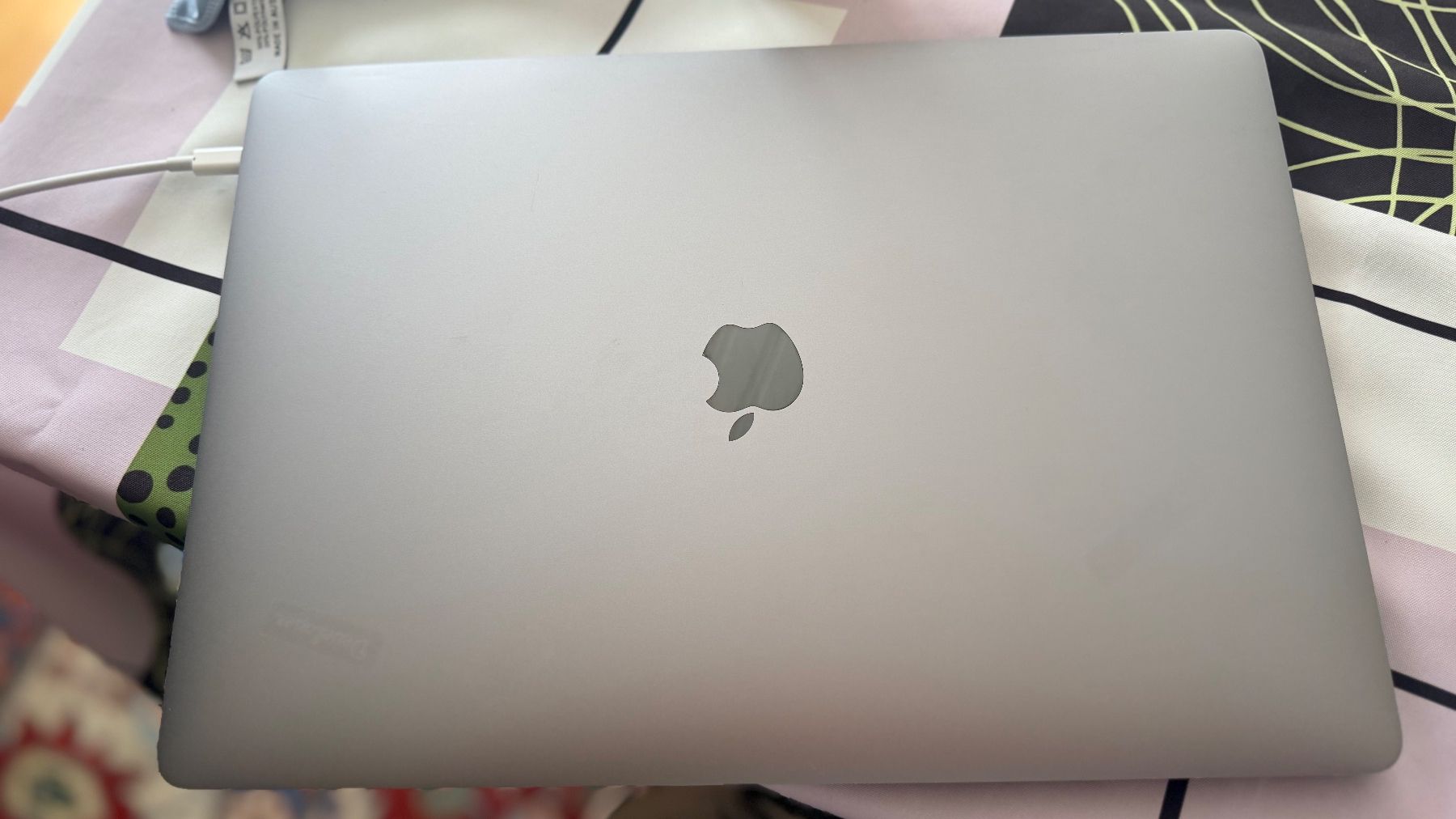 Apple Portables: MacBook Pro 2017 – D'occasion à Allschwil par jakycedric 2