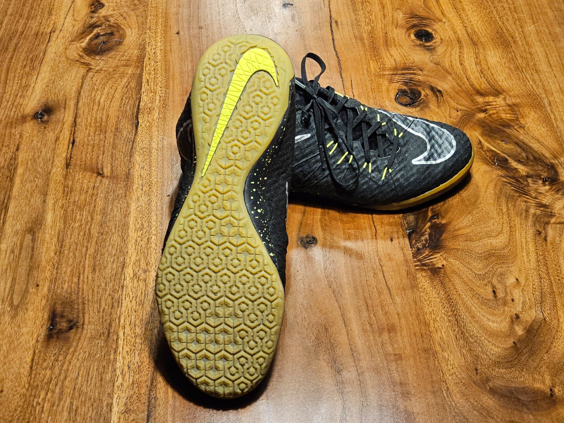 Nike Scarpe da uomo: Nike Hallenschuh Gr. 42 – Usato da Wiesendangen venduto da Ptrend 1