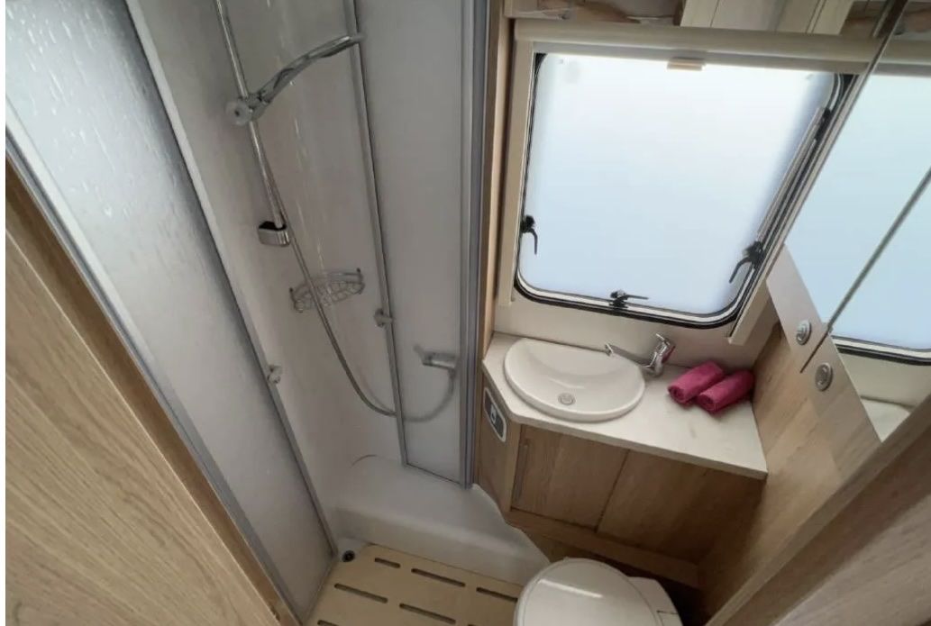 LMC Camping Fahrzeuge: Super Angebot  LMC Cruiser V649 mit Hochdach – Gebraucht aus Orpund von Rhodes0 5