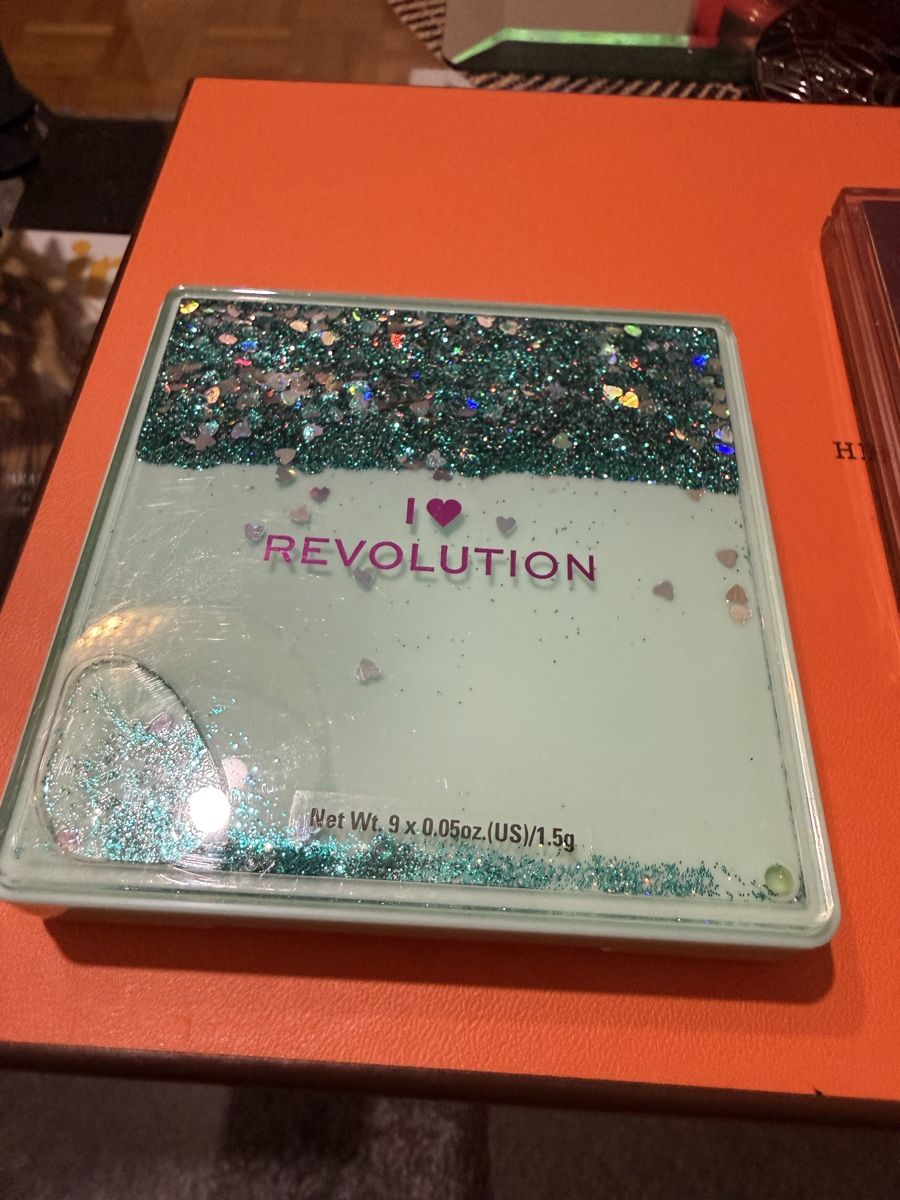 Makeup Revolution Make-up: Palette révolution neuve  – Nuovo e nell'imballaggio originale da Lausanne venduto da Tounitz 2