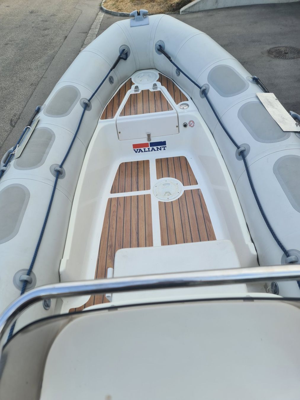 Valiant Barche: Schlauchboot evt. mit Trockenplatz am Thunersee – Usato da Worb venduto da Werich 7
