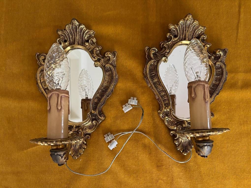 Lampade: Zwei Wandleuchter mit Spiegel – Usato da Münchenstein venduto da Radicchio