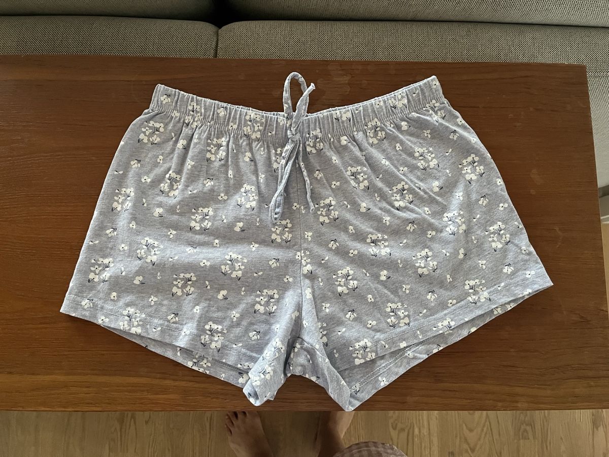 Lotti di vestiti: Pijamahosen Gr. 40-42 – Usato da Zürich venduto da DeborahHuber 1