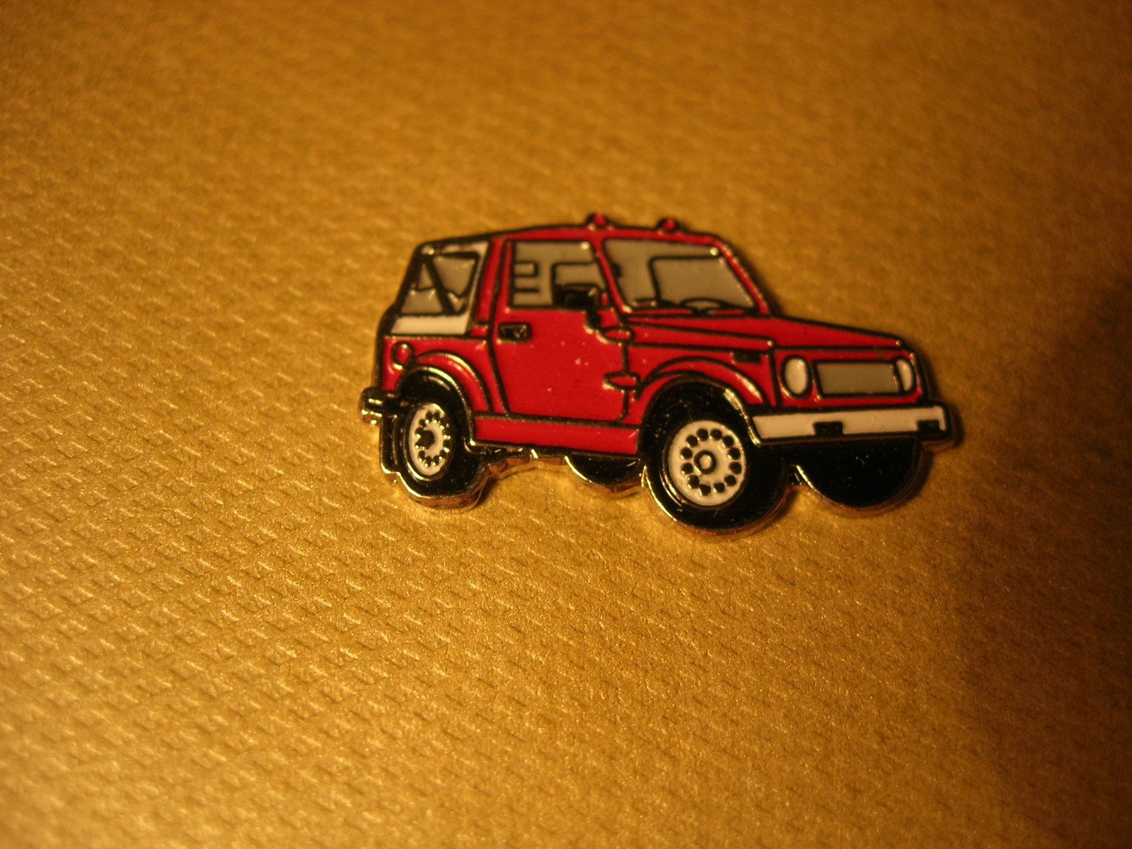 Jeep Placchette & Badge: Jeep Pin rot – Usato da Hornussen venduto da Corvette-