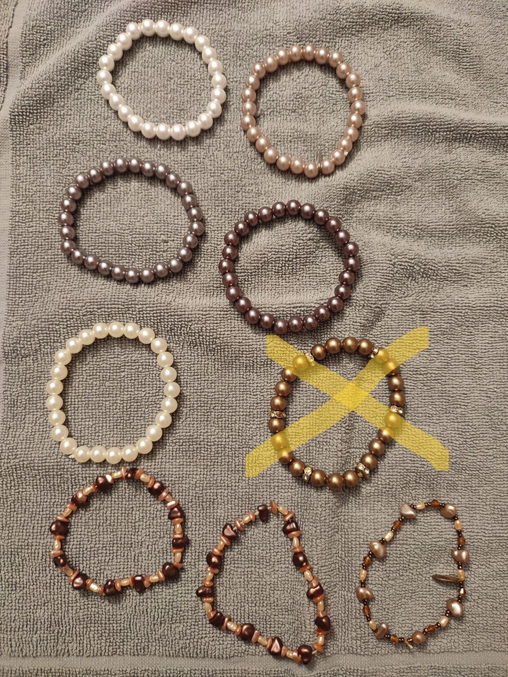 Bracciali & Braccialetti: 5 Perlenarmbänder und 1 Set à 3 Süsswasserperlenarmbänder – Usato da Winterthur venduto da Priscatg