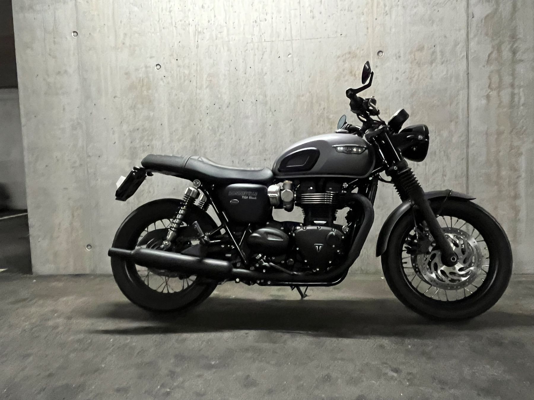 Triumph Strada: Triumph Bonneville T120 – Usato da Trin Mulin venduto da Grischunes