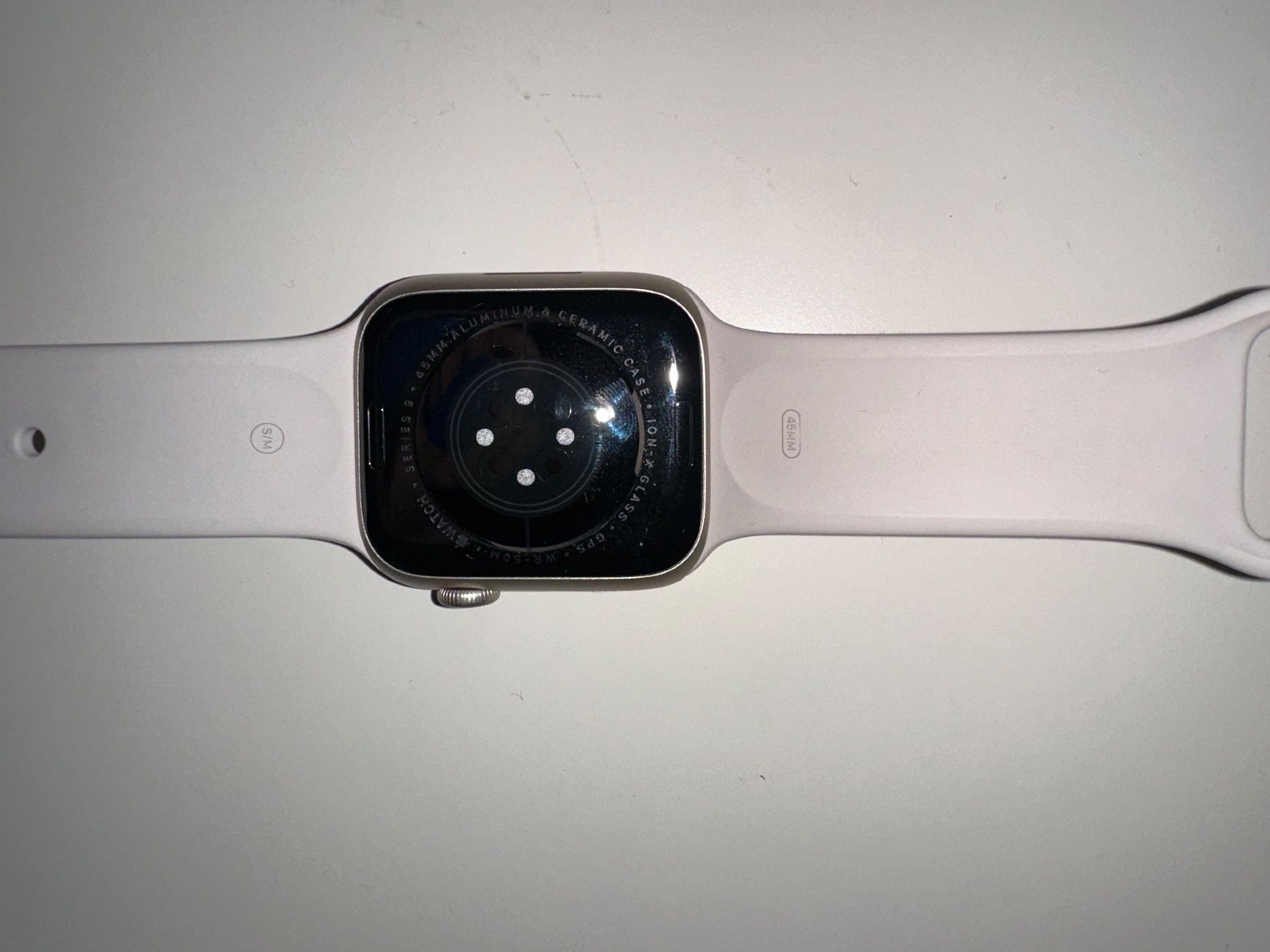 Apple Smartwatch: Apple watch, Series 9, 45mm Aluminium & Ceramic Case – Nuovo (secondo la descrizione) da Bonaduz venduto da gia_y8rz 9