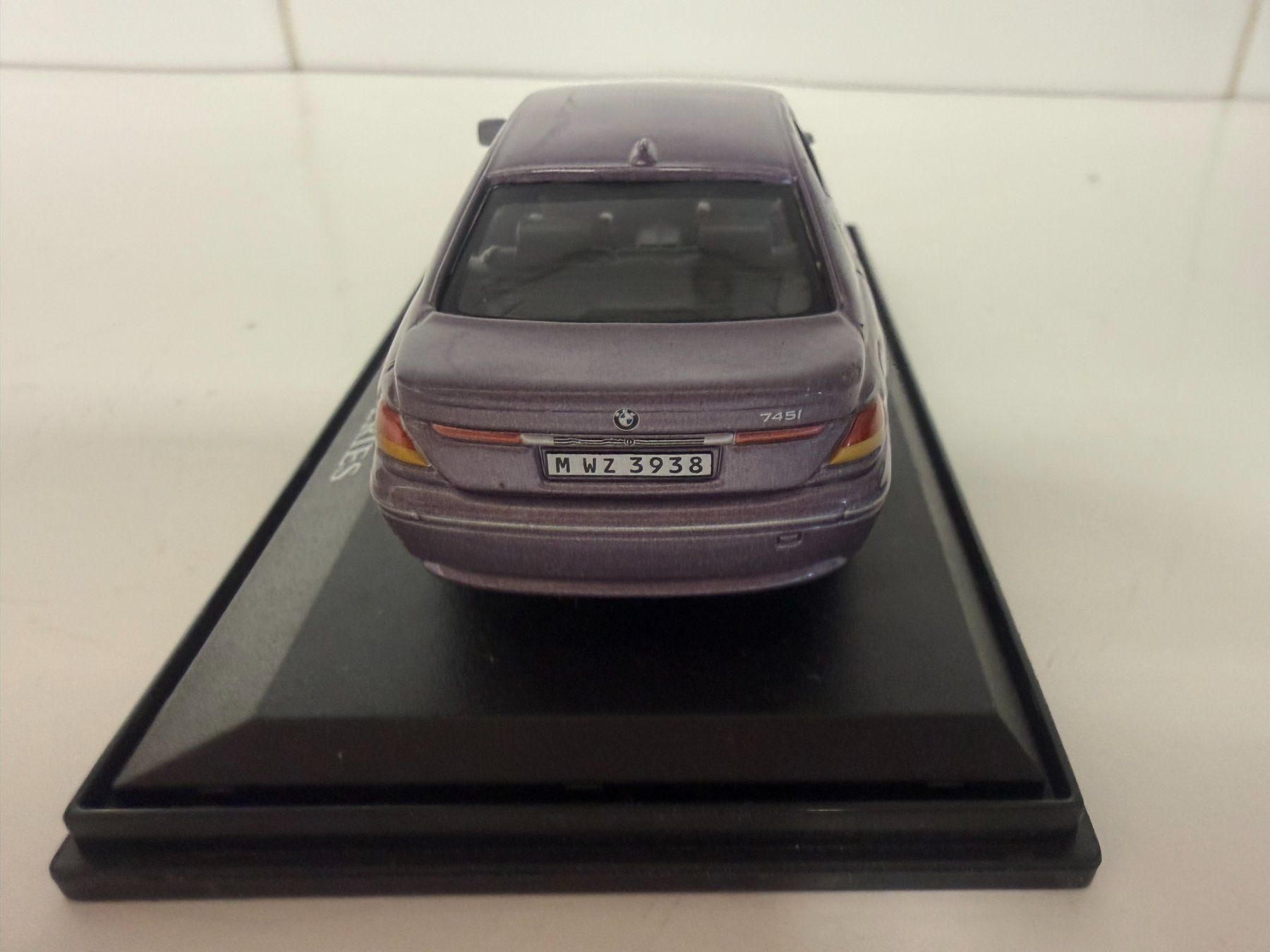 BMW Modellini d'auto: BMW 745i American Mint 1-43 / 4 – Nuovo e nell'imballaggio originale da Männedorf venduto da toroloco1953 6