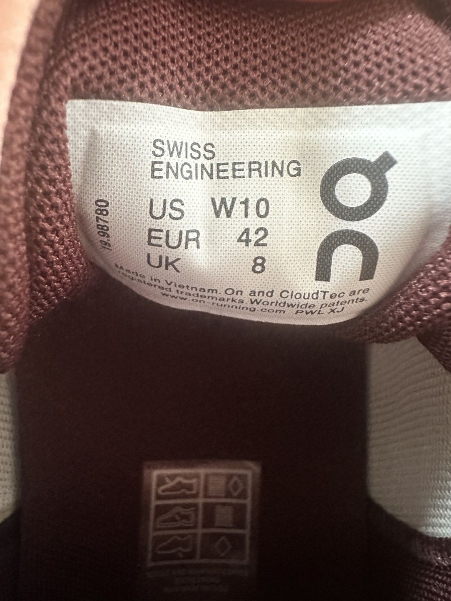 On Scarpe da donna: ON Schuhe Swiss Olympic – Usato da Theilingen venduto da Gwunderchischte 2