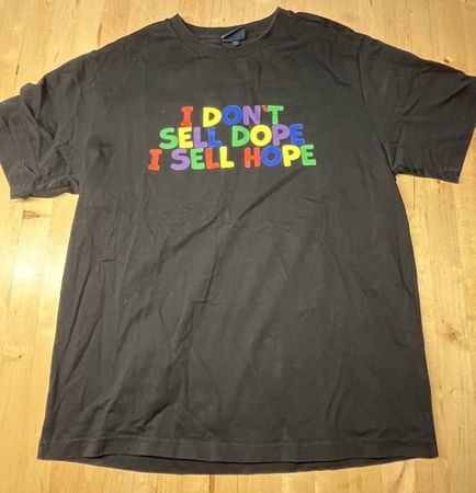 Schwarzes T-Shirt "I don't sell dope, I sell hope" Gr. M