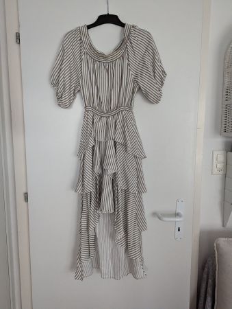 Kleid von Maje, Gr. M, Carmenausschnitt, Neu