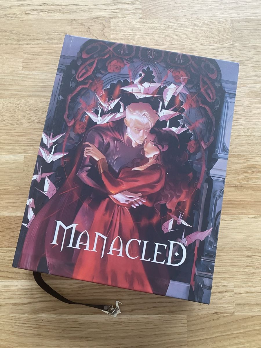 Libri: Manacled by SenLinYu - Coffee Table Edition – Nuovo (secondo la descrizione) da Wädenswil venduto da pfi_2h6r