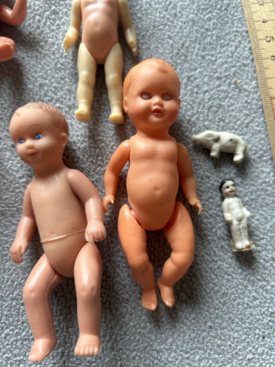 Bambole: 8 kleine alte Puppen – Usato da Bonstetten venduto da Ebano- 2
