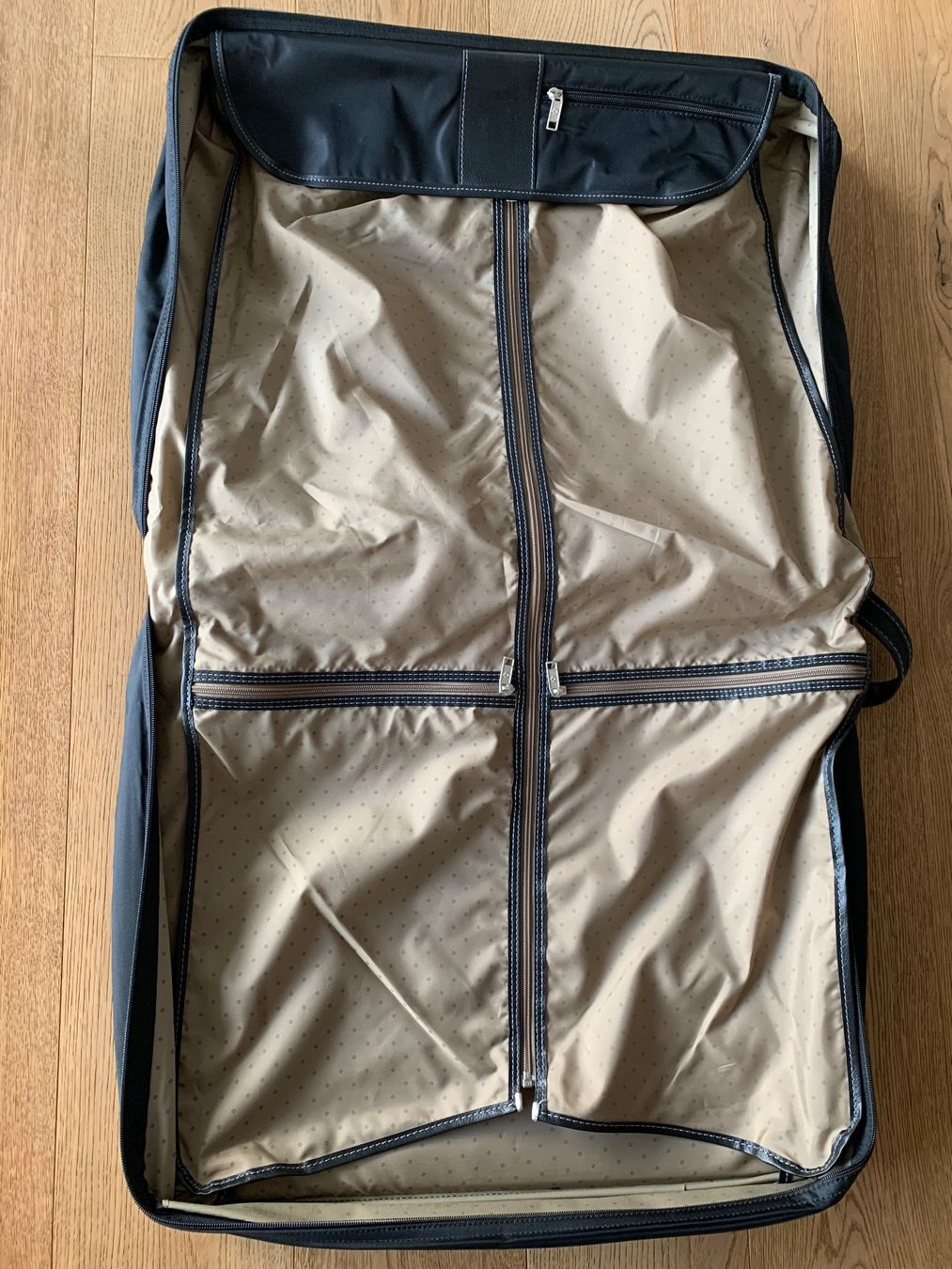 Samsonite Valigie: SAMSONITE Kleidersack wie NEU – Usato da Zug venduto da kuba1972 2