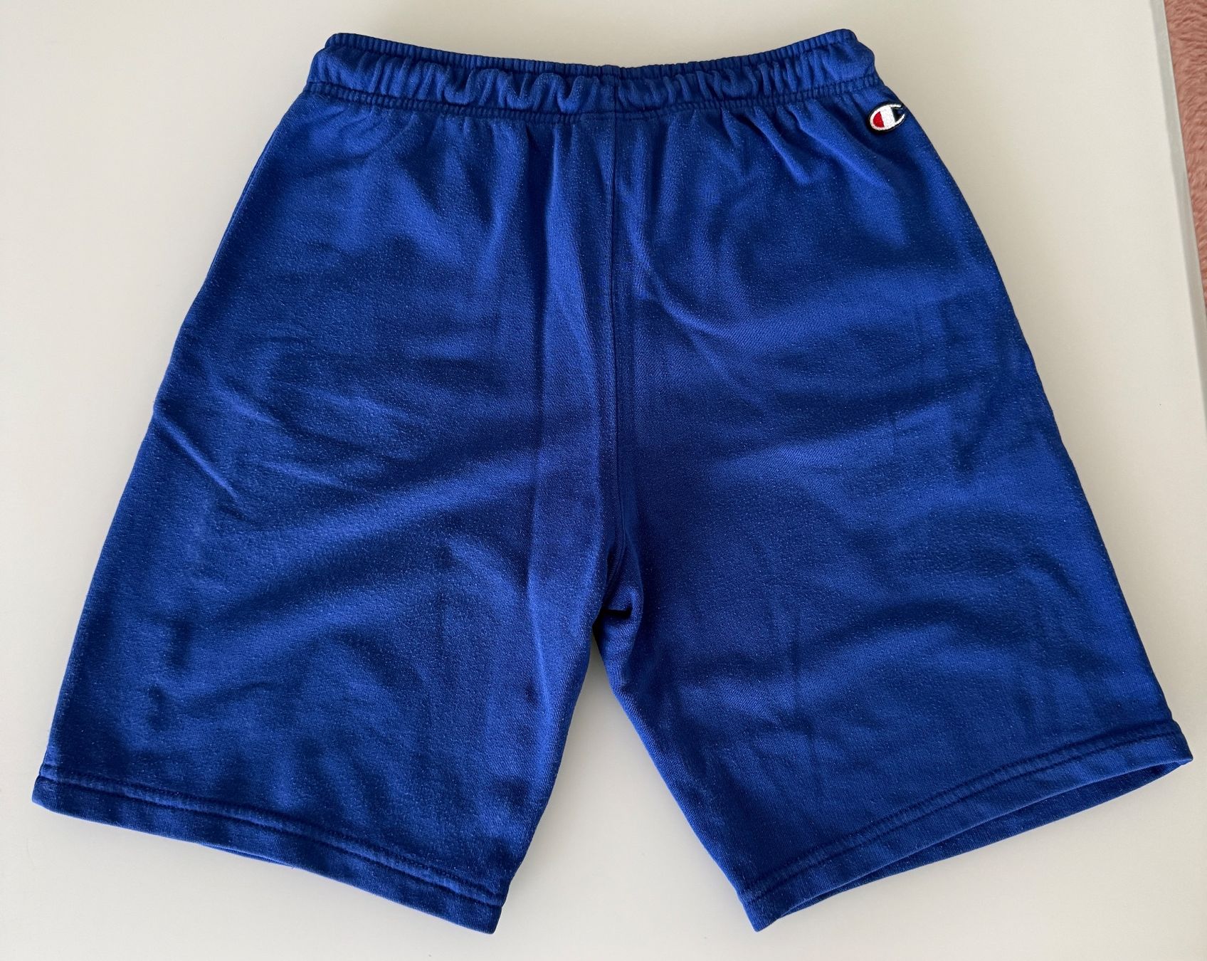 Champion Pantaloni: Champion Shorts - blau mit Schriftzug Logo – Usato da Hunzenschwil venduto da Reche71