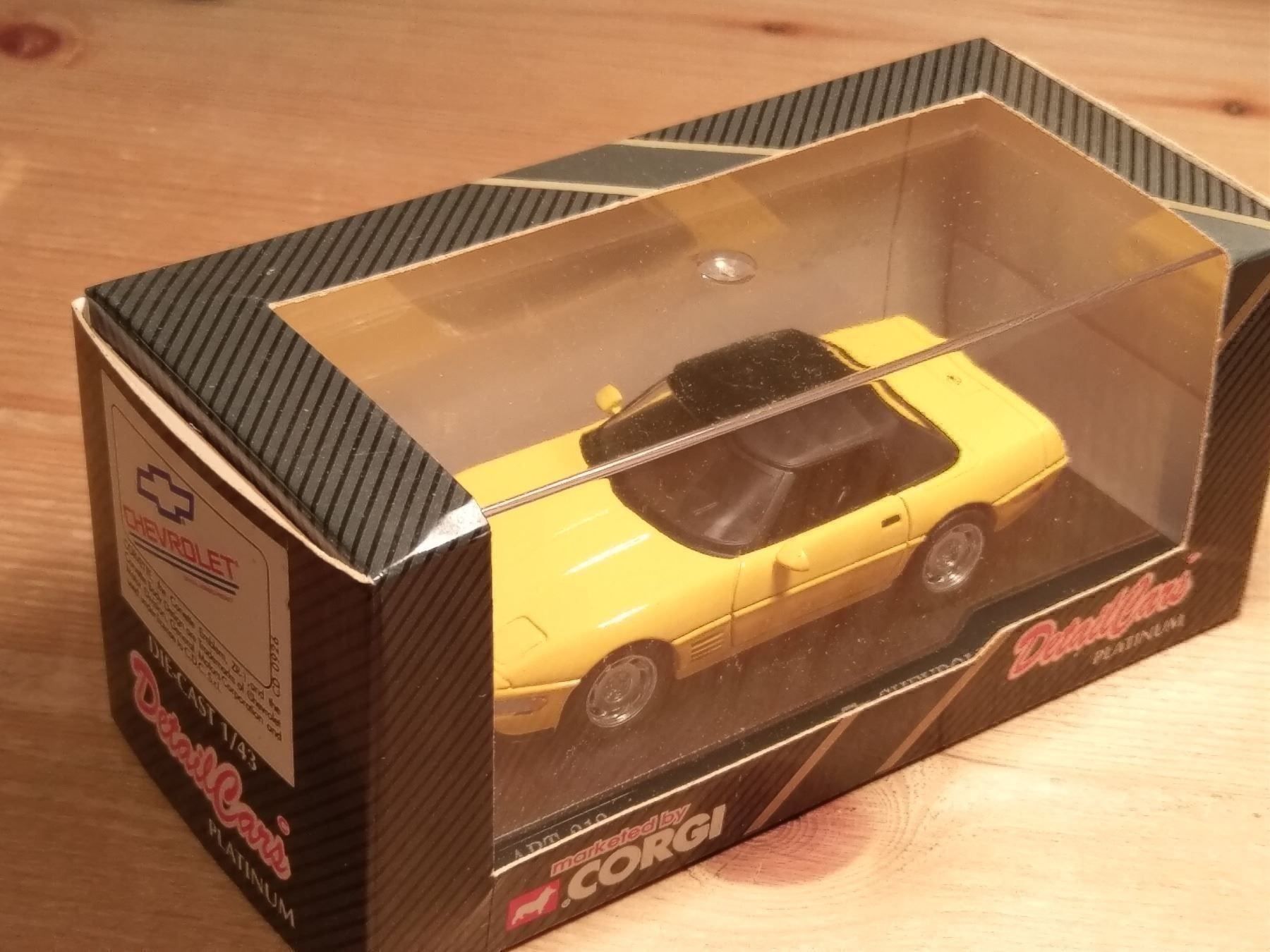 Chevrolet Modellini d'auto: Chevrolet Corvette C4 Convertible 1:43 – Nuovo e nell'imballaggio originale da Hombrechtikon venduto da star888 1