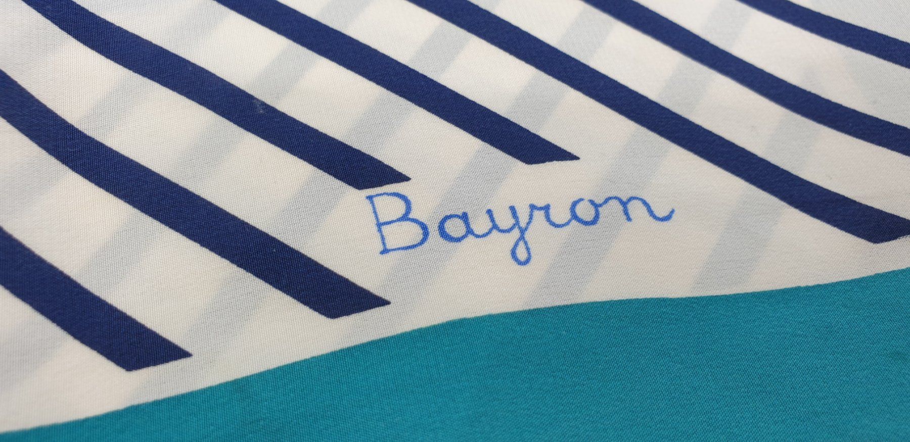 Foulards & écharpes: Foulard Bayron – D'occasion à Emmen par magelan 7
