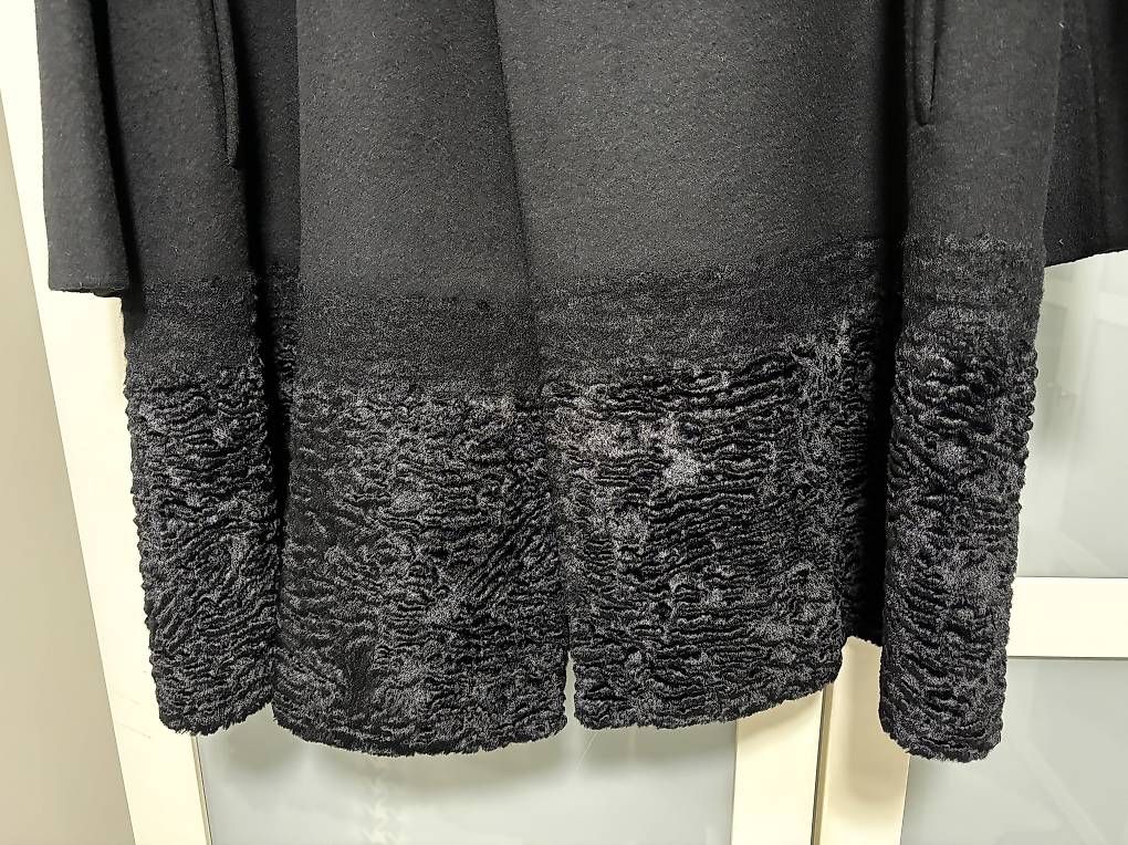 Cappotti:  Vendo capotto Max Mara nuovo – Usato da Soazza venduto da afa_r6cx 2