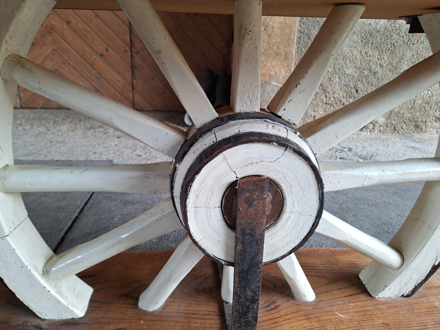 Tische: Table de salon RUSTIQUE – Gebraucht aus Bavois von Pafly63 2
