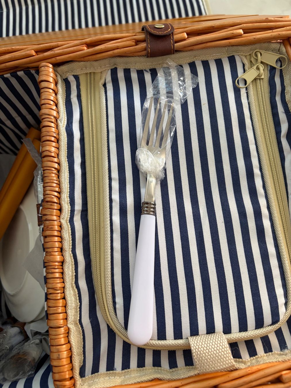 Autres articles pour la maison: Picknickkorb New – Neuf avec emballage d'origine à Hergiswil NW par irinagraf 6
