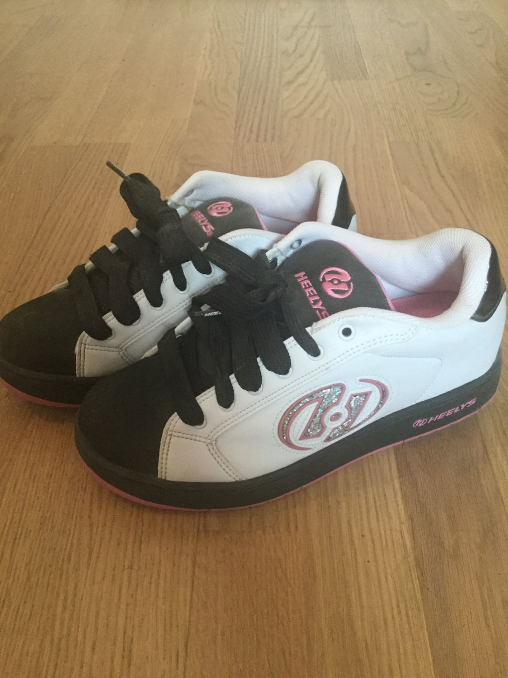 Inline-Skating & Rollschuhe: Heelys, Grösse 40.5 mit Rollen und Werkzeug – Neu (gemäss Beschreibung) aus Horgen von Sgratshman