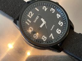 Montre Saneet quartz fond noir bracelet noir occasion
