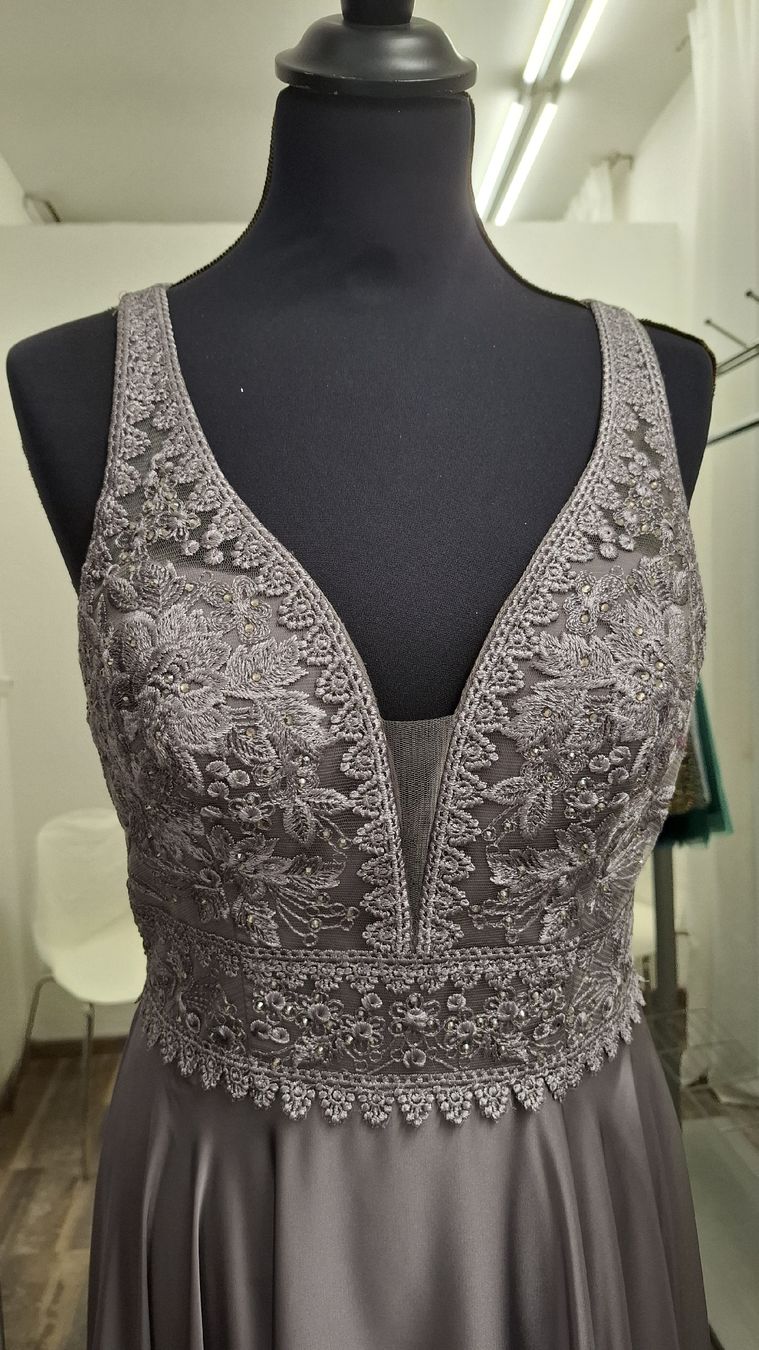 Kleider: Abendkleid Grey lila – Neu (gemäss Beschreibung) aus Uster von VMT. 2