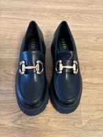 Loafer RAID schwarz mit Golddetail Grösse 38 neuwertig