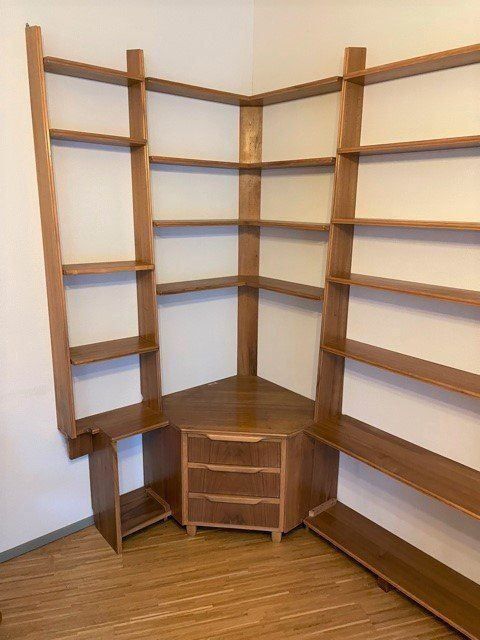 Scaffali: ReGaLwAnd – Usato da Winkel venduto da zeho 4