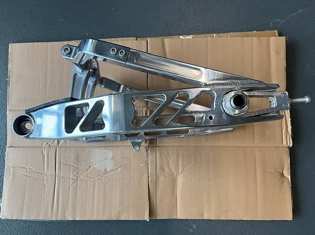 Harley-Davidson Tutti i ricambio per moto: Bras oscillant softail , low Rider S / ST – Usato da Chavannes-de-Bogis venduto da sth_yzd6 1