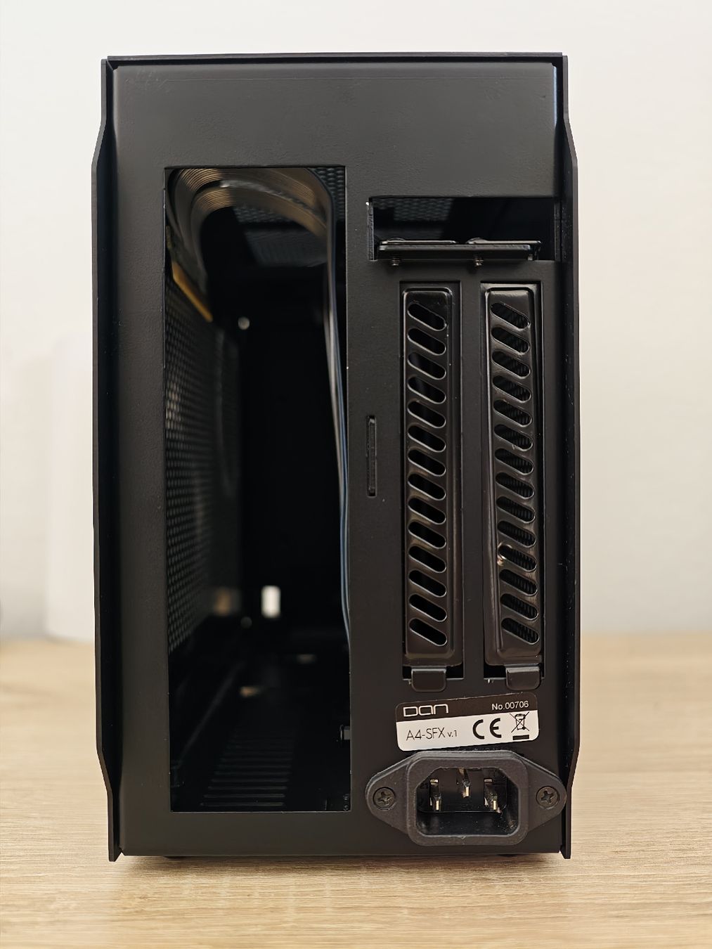Lian Li Boîtiers: DAN Case A4-SFX V1 Mini-ITX – D'occasion à Luzern par gabriel.z 7
