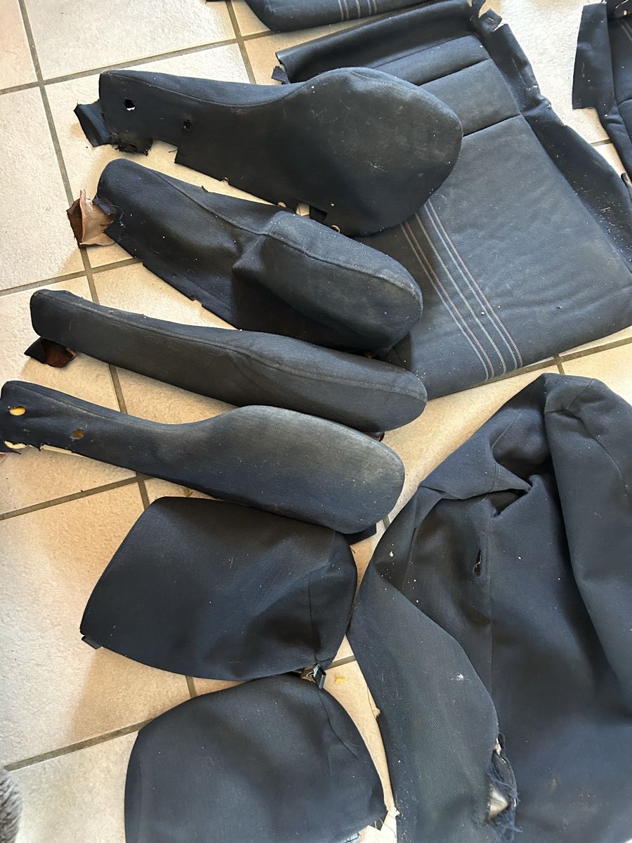 Recaro Tutti pezzi di ricambio auto: Golf2 Recaro Stoff  – Usato da Gampelen venduto da ste_r6hj 6