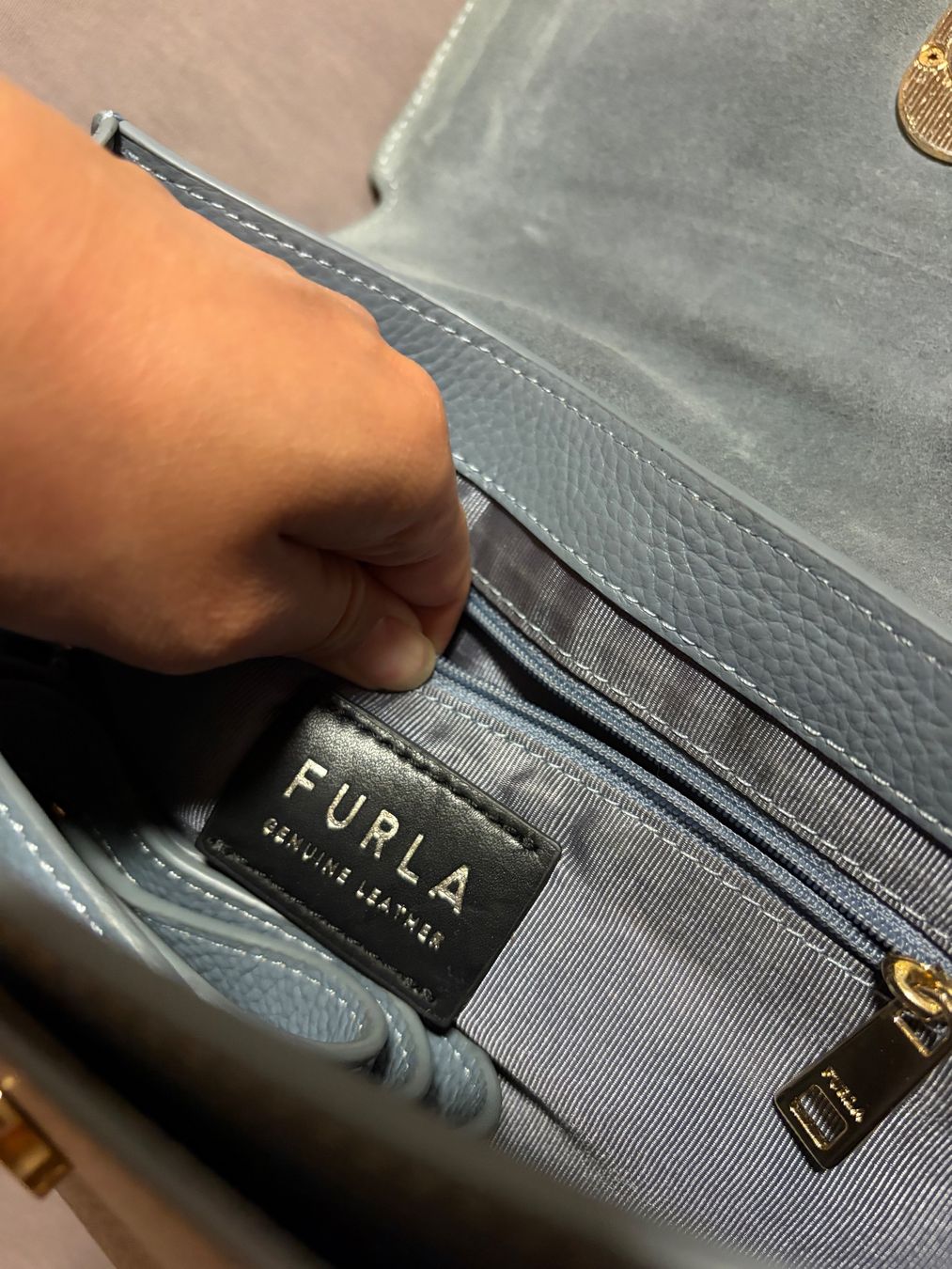 Furla Borse da donna: Furla Blue Leather Sling Bag – Usato da St.Josefen venduto da lop_lh8d 9