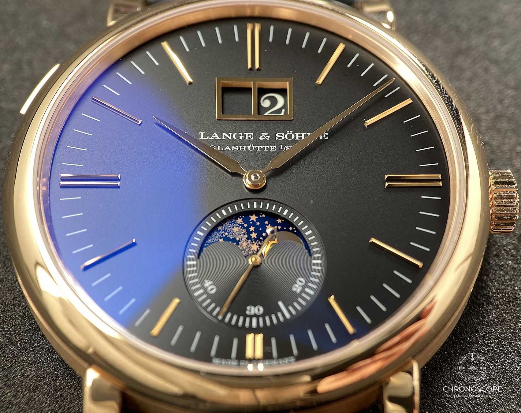 A. Lange & Söhne Orologi: A. Lange&amp;Söhne Saxonia Moonphase, ref. 384.031 – Nuovo e nell'imballaggio originale da Luzern venduto da ChronoScope6004 4