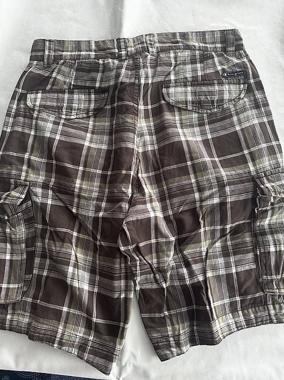 Champion Pantaloni: Bermudas Champion Gr. L (164) – Usato da Wolfhausen venduto da The_shark 1