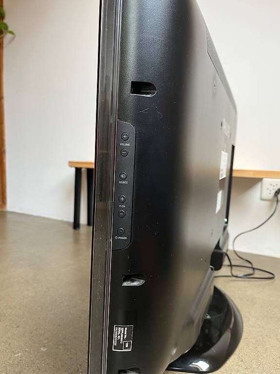 Philips Televisori: Philips Fernseher ab 1CHF – Usato da lüscherz venduto da simple_nic 4